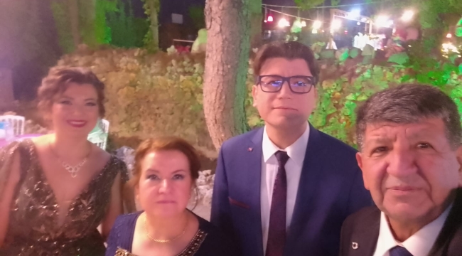 Ceyhan Ülkü'den Torunları Adnan ve Ceyhan için unutulmayacak dillere destan bir sünnet töreni düzenledi.